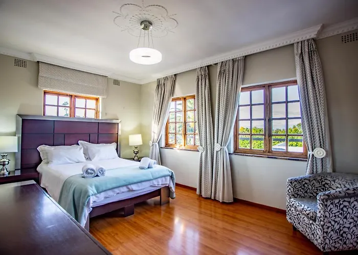 Villa Luisa: Sun-Filled Hidden Gem With Pool.