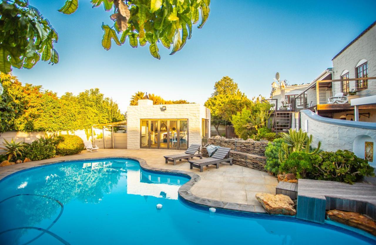 Luisa: Sun-filled Hidden Gem With Pool. Ferienhaus