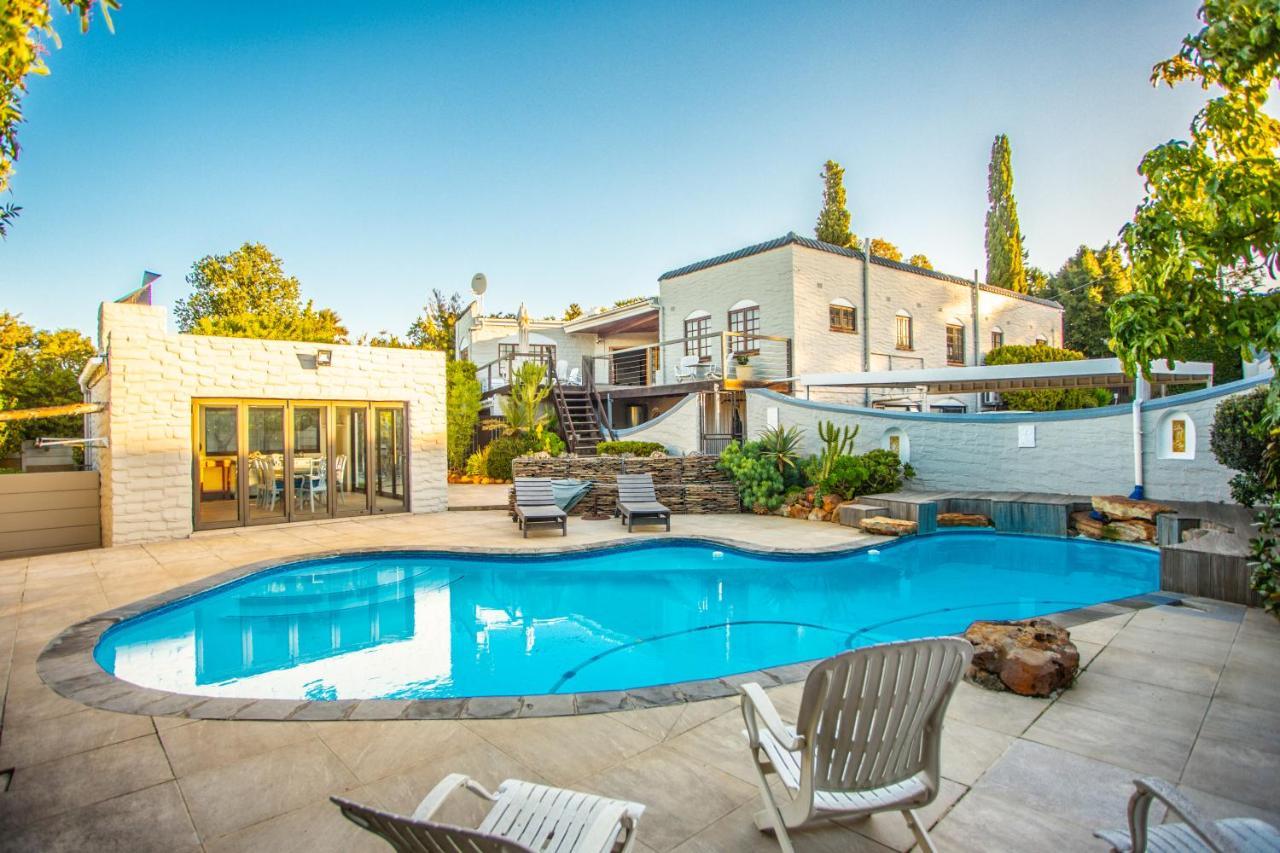 Luisa: Sun-filled Hidden Gem With Pool. Ferienhaus *