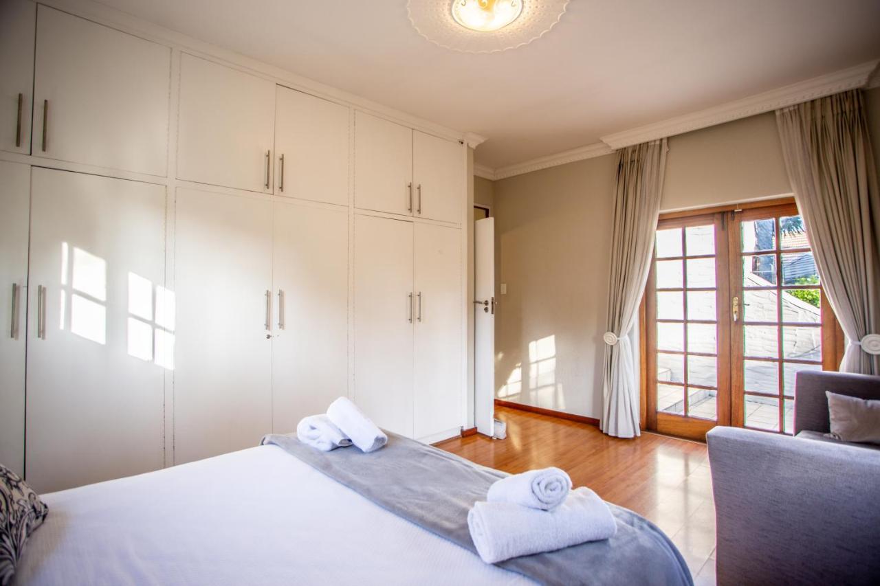 Luisa: Sun-filled Hidden Gem With Pool. Ferienhaus *