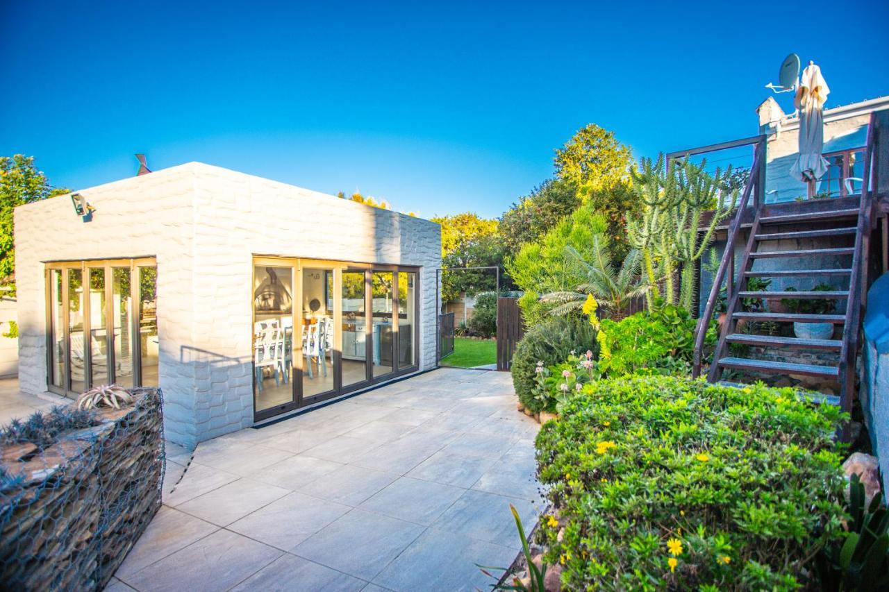 Luisa: Sun-filled Hidden Gem With Pool. * Kapstadt